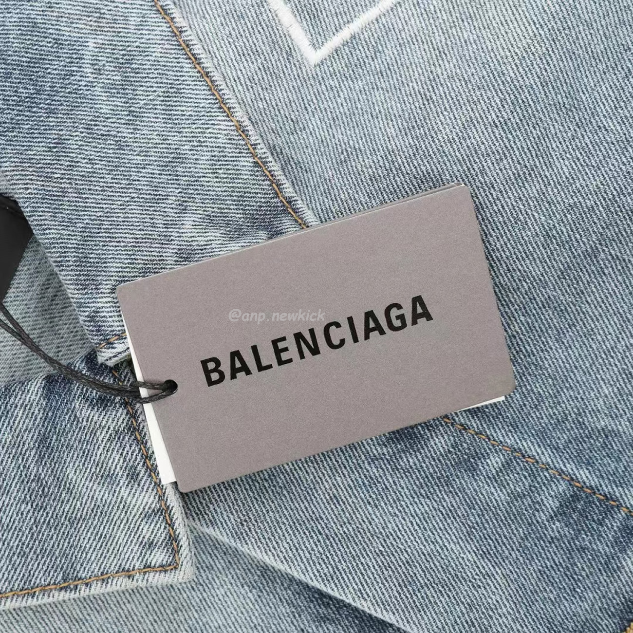 Balenciaga Retro Denim Jacket (6) - www.newkick.vip